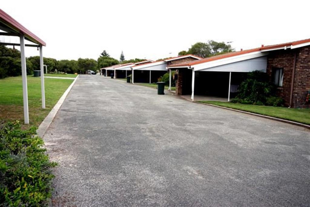 Lodge Emu *