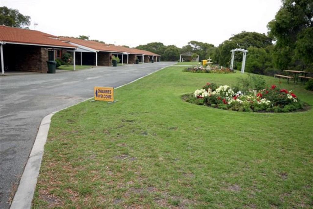 Lodge Emu